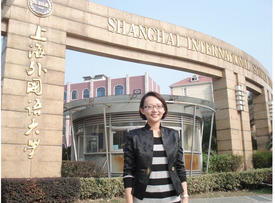Gu Qiubei (Grace Gu), Speech Lecturer in the English College, Shanghai International Studies University